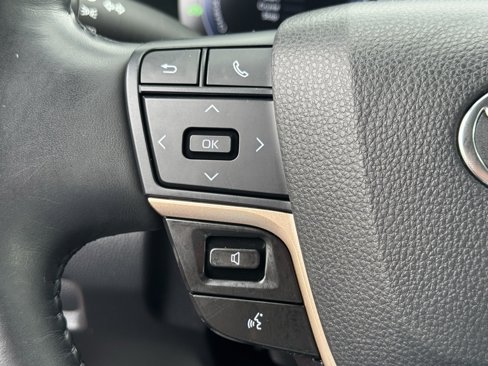 Used 2023 Toyota Crown XLE image 35
