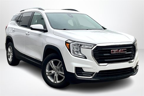 Used 2023 GMC Terrain SLE w/ Driver Convenience Package image 3