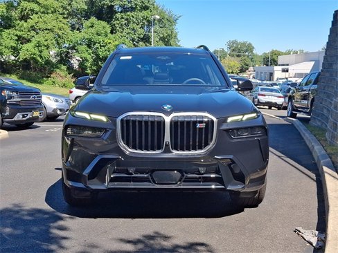 New 2026 BMW X7 M60i image 2