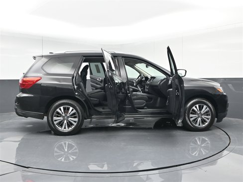 Used 2020 Nissan Pathfinder SV image 40