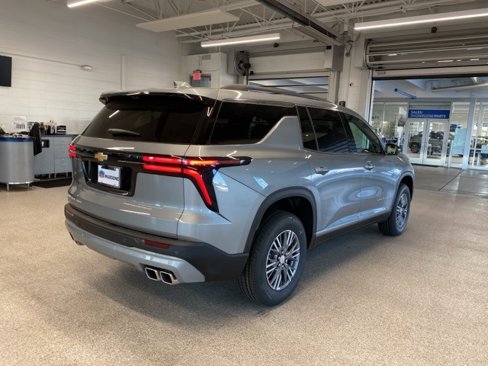 New 2026 Chevrolet Traverse LT w/ LPO, Floor Liner Package image 5