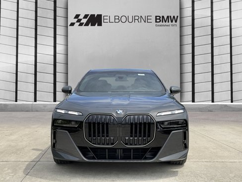 New 2026 BMW 740i w/ Executive Package image 2