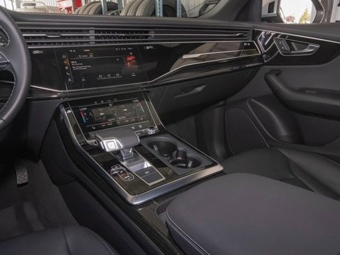 Certified 2025 Audi Q8 Premium image 26