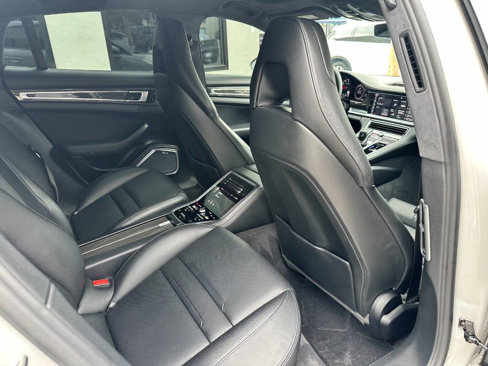 Used 2018 Porsche Panamera Turbo image 32
