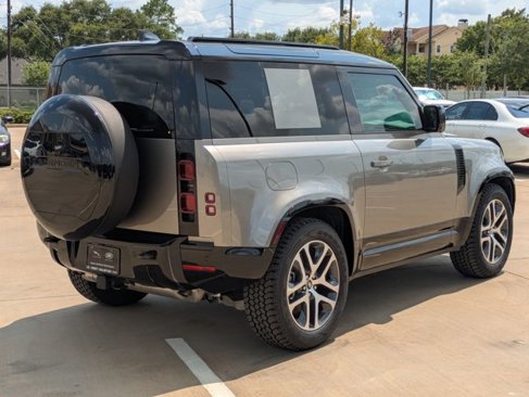 New 2025 Land Rover Defender 90 X-Dynamic SE image 2