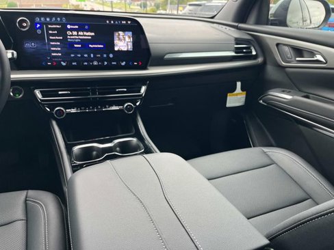 New 2026 Chevrolet Traverse LT w/ Enhanced Driving Package image 16
