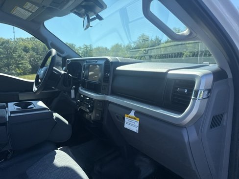 New 2026 Ford F350 XLT image 40