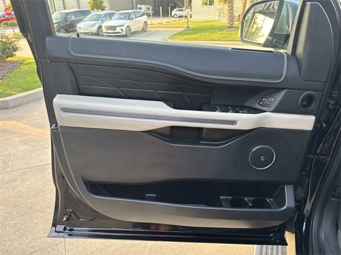 Used 2018 Ford Expedition Platinum image 20
