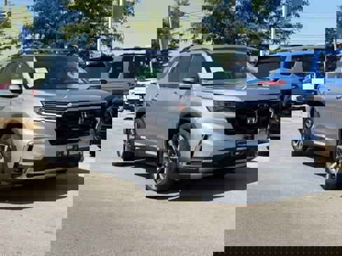 Certified 2024 Honda Pilot Touring image 1