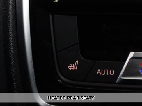 Used 2022 BMW X7 M50i image 10