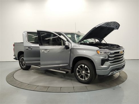 Used 2025 Chevrolet Silverado 1500 High Country w/ Technology Package image 9
