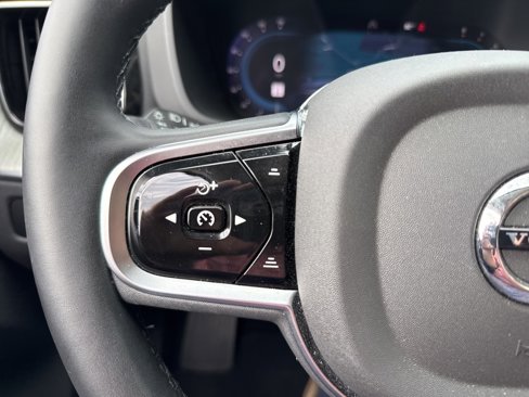 Certified 2025 Volvo XC60 B5 Plus image 11