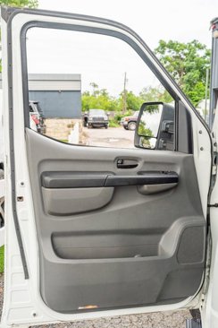 Used 2013 Nissan NV 3500 SL w/ Technology Pkg image 17