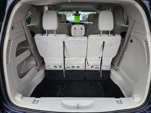 Used 2017 Chrysler Pacifica Touring image 18