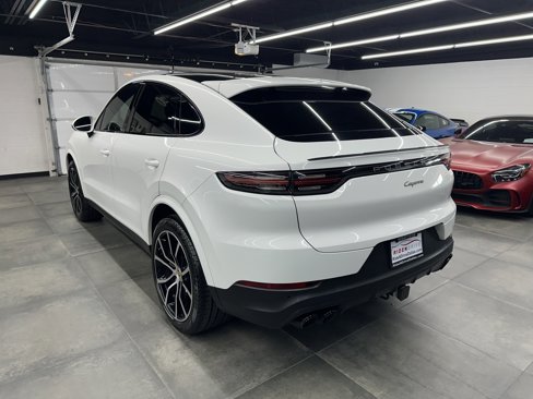 Used 2023 Porsche Cayenne Coupe image 4