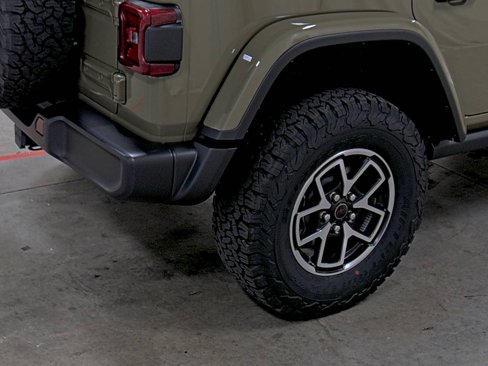 New 2025 Jeep Wrangler Unlimited Rubicon image 12