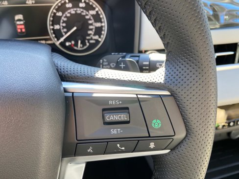 New 2025 Mitsubishi Outlander SE image 17