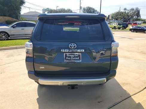 Used 2024 Toyota 4Runner TRD Off-Road Premium image 10