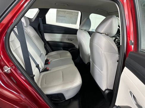 Certified 2025 Hyundai Tucson SE image 56