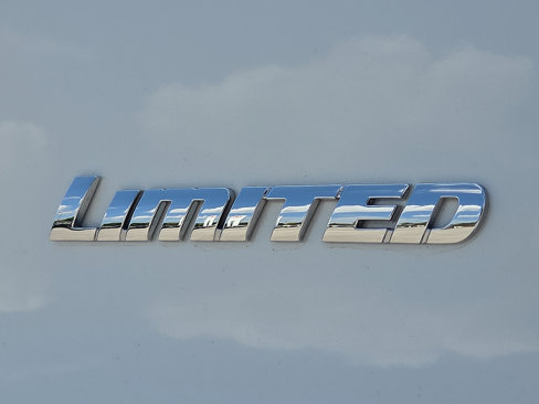 Used 2022 Toyota 4Runner Limited image 8