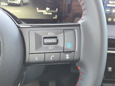 New 2026 Nissan Kicks SR w/ Cold Weather Package image 12