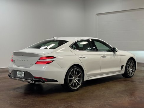 Used 2025 Genesis G70 2.5T image 4