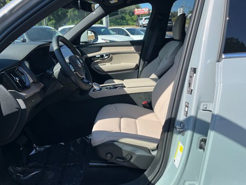New 2026 Volvo XC90 B6 Plus w/ Protection Package Premier image 11