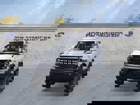 New 2025 Ford Bronco Outer Banks image 2
