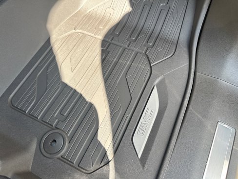 New 2025 GMC Yukon Elevation image 26