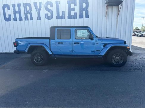 Used 2024 Jeep Gladiator Sport image 9