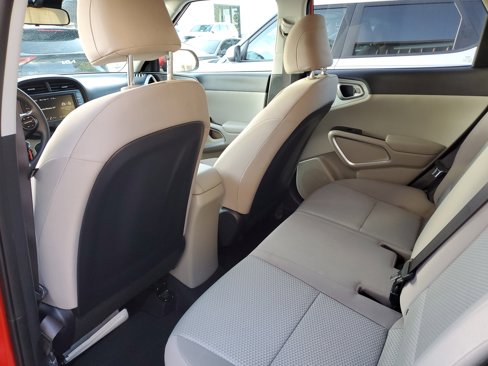Certified 2023 Kia Soul LX image 9