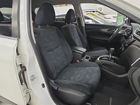 Used 2016 Nissan Rogue S w/ Appearance Package image 8