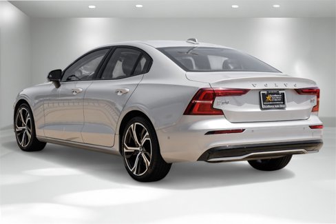 Used 2024 Volvo S60 B5 Plus image 9