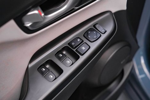 Used 2022 Hyundai Kona Limited image 36