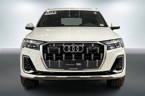 Certified 2025 Audi Q7 3.0T Prestige w/ Prestige Package image 3