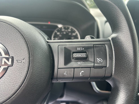 Used 2023 Nissan Rogue S image 16