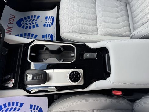 New 2025 Mitsubishi Outlander AWD image 26