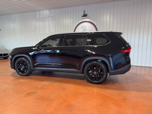 Used 2024 Toyota Grand Highlander XLE image 11
