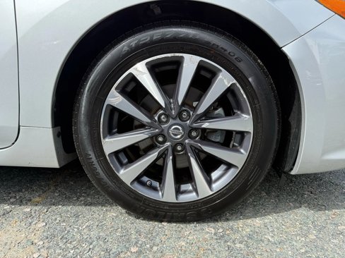 Used 2016 Nissan Altima 2.5 SV image 9