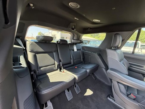 New 2025 Ford Expedition Platinum image 29