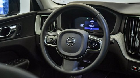 Certified 2025 Volvo XC60 B5 Plus image 13