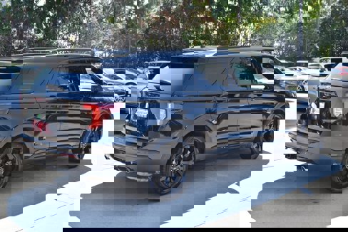 Used 2023 Ford Explorer ST-Line w/ Class IV Trailer Tow Package image 7