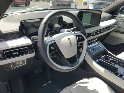 New 2025 Lincoln Aviator Black Label w/ Jet Appearance Package image 13