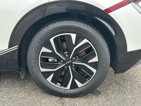 Used 2022 Kia EV6 Wind image 25