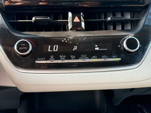 Used 2020 Toyota Corolla LE image 24