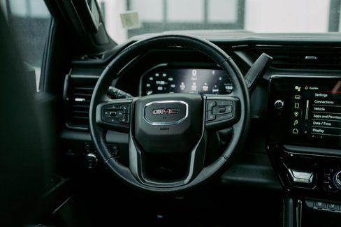 Used 2024 GMC Sierra 2500 AT4X image 11
