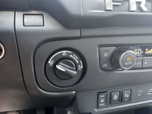 Used 2025 Nissan Frontier SV w/ SV Convenience Package image 19