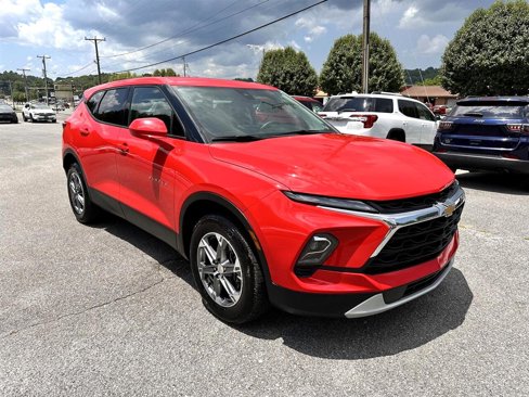 Used 2023 Chevrolet Blazer LT image 3