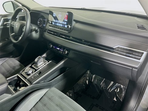 Used 2024 Mitsubishi Outlander SE image 26