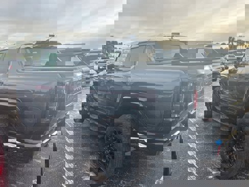New 2026 GMC Hummer EV 4x4 Crew Cab image 5